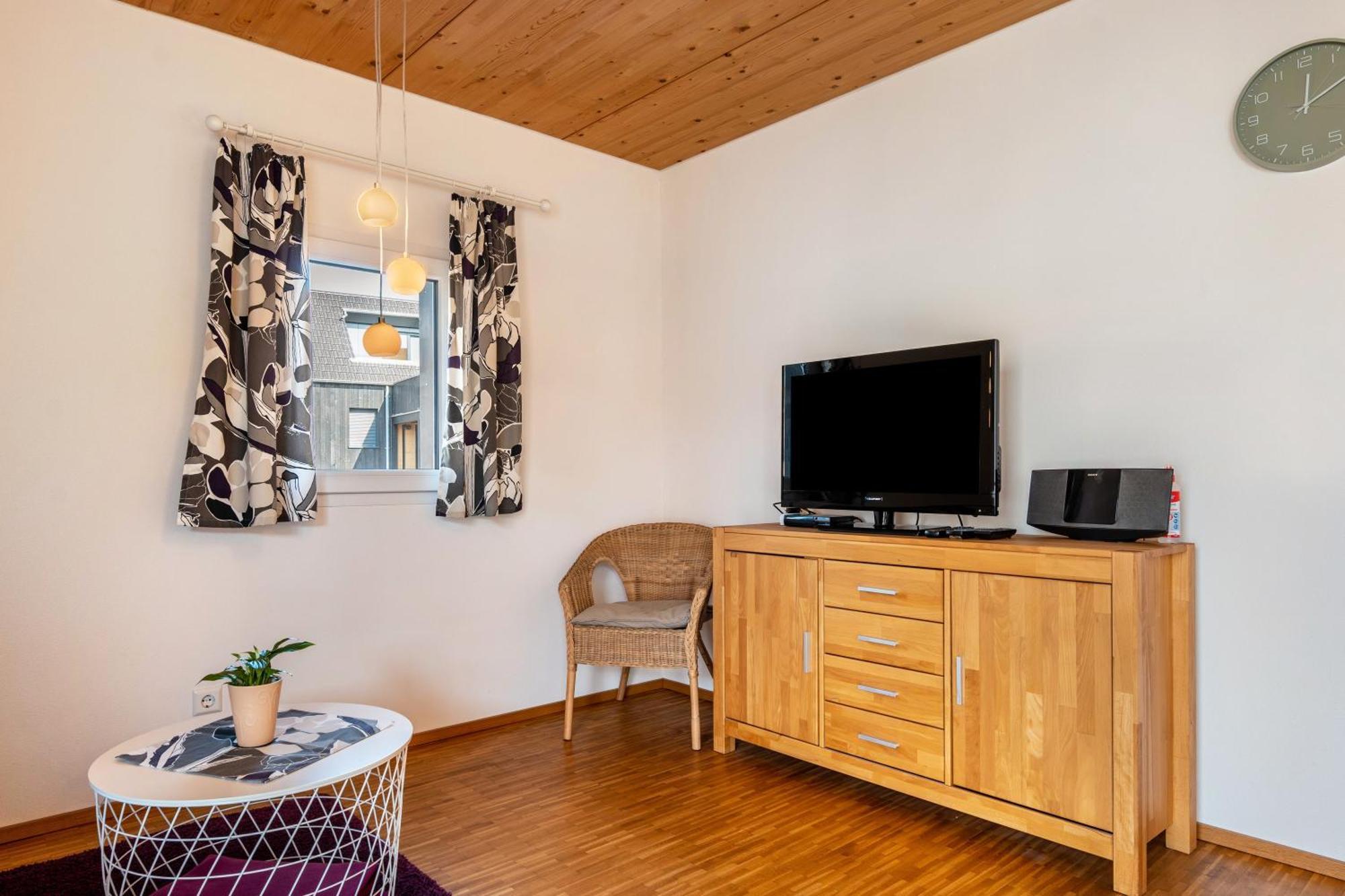 Winzercafe Neipperg Apartment Brackenheim Bagian luar foto